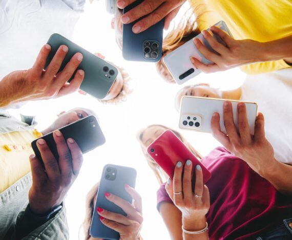 mass-media-vs-millennials-genz