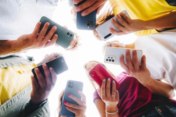mass-media-vs-millennials-genz