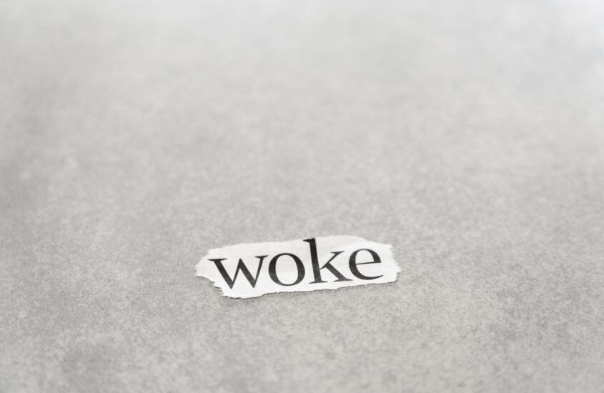 Publicidad WOKE: la nueva cara del oportunismo ideológico